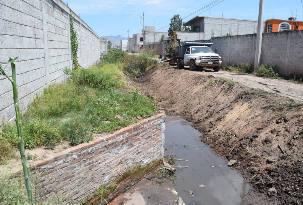 Continúan trabajos de limpieza y desazolve de drenes pluviales en ...